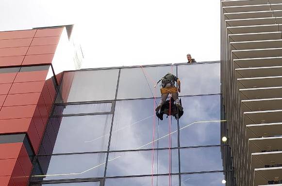 trabajos con alpinistas